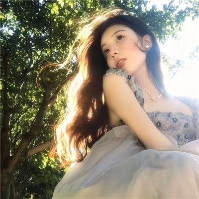 橘衫男子